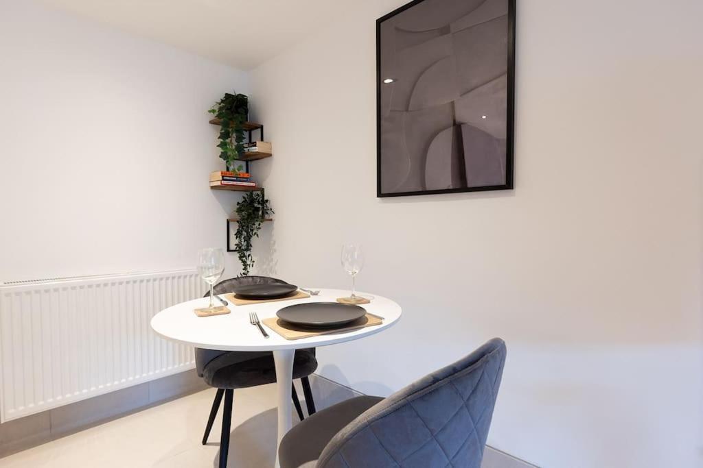 Ford Gate - Modern Luxury Cottage Based In โฮล์มเฟิร์ธ ภายนอก รูปภาพ